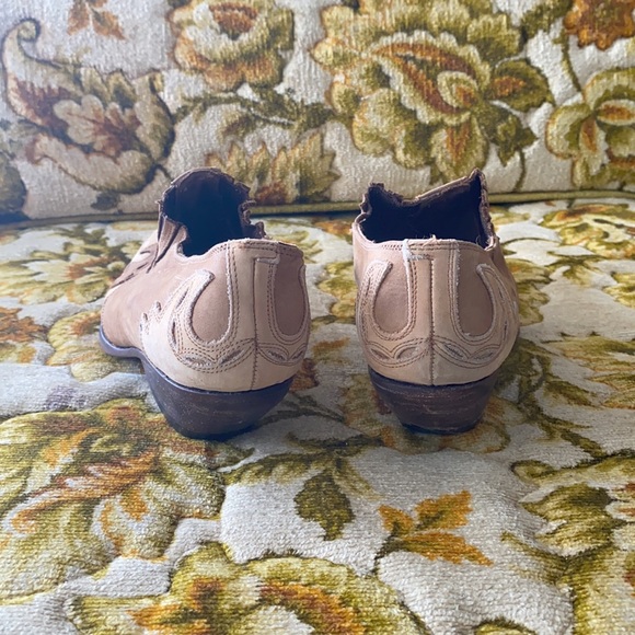 6.5 Vintage Guess Ankle Boots - Picture 3 of 4